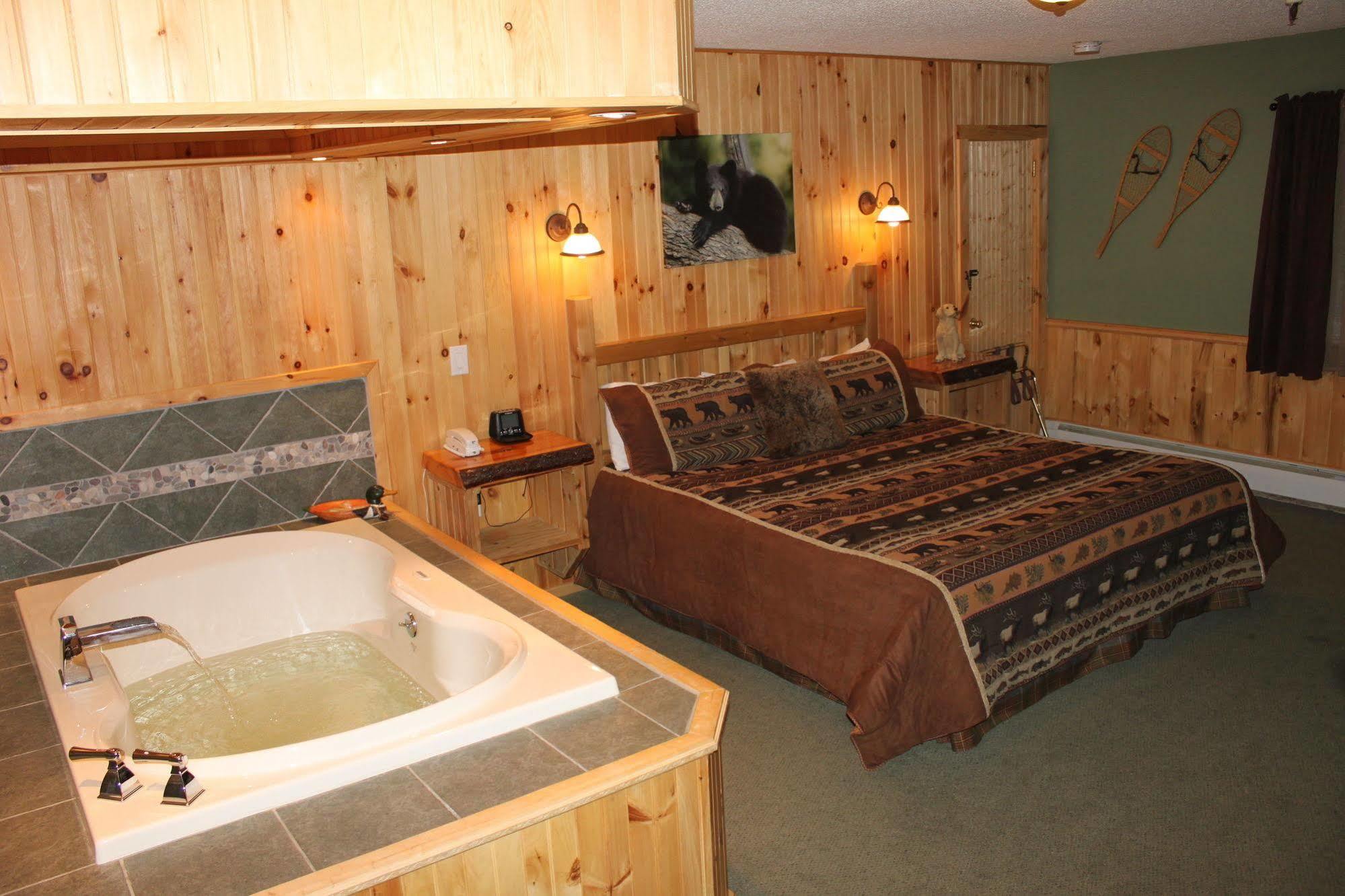 Maine Woods Inn ブルワー  エクステリア 写真
