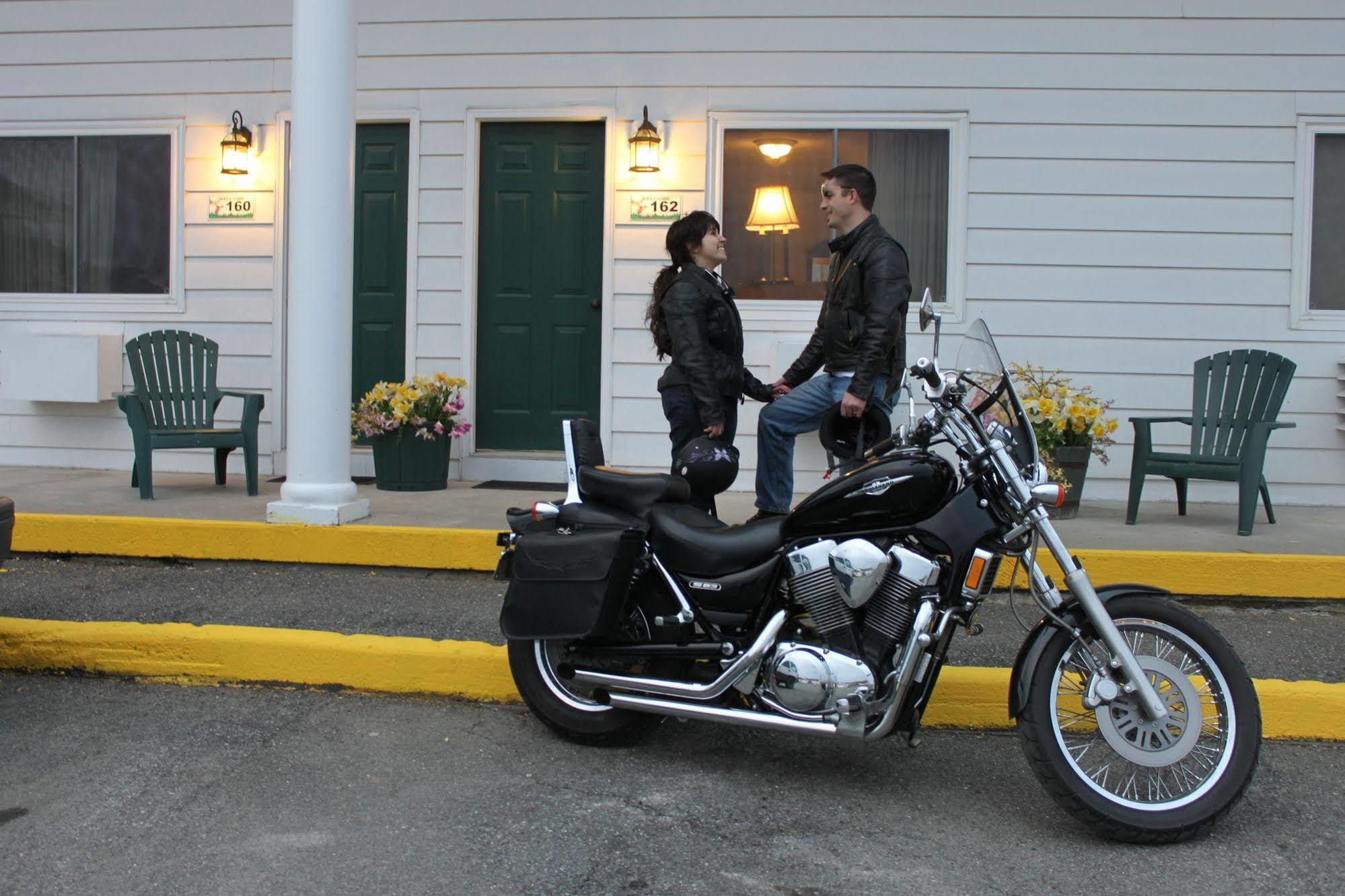 Maine Woods Inn ブルワー  エクステリア 写真
