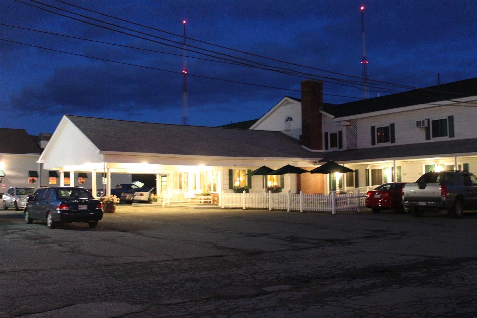 Maine Woods Inn ブルワー  エクステリア 写真